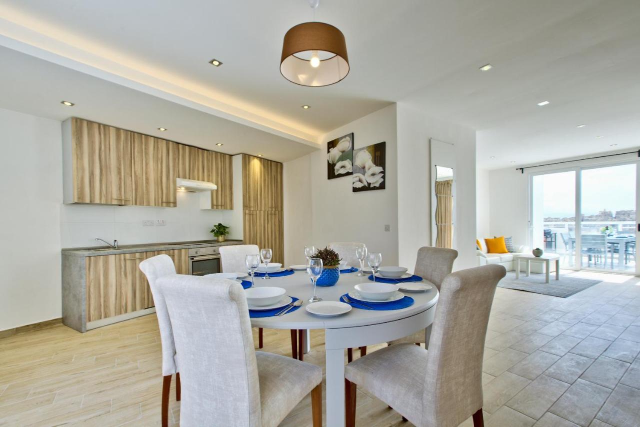 Sliema Duplex Penthouse With Sea Views & Private Terrace By Shortletsmalta Apartment Exterior photo