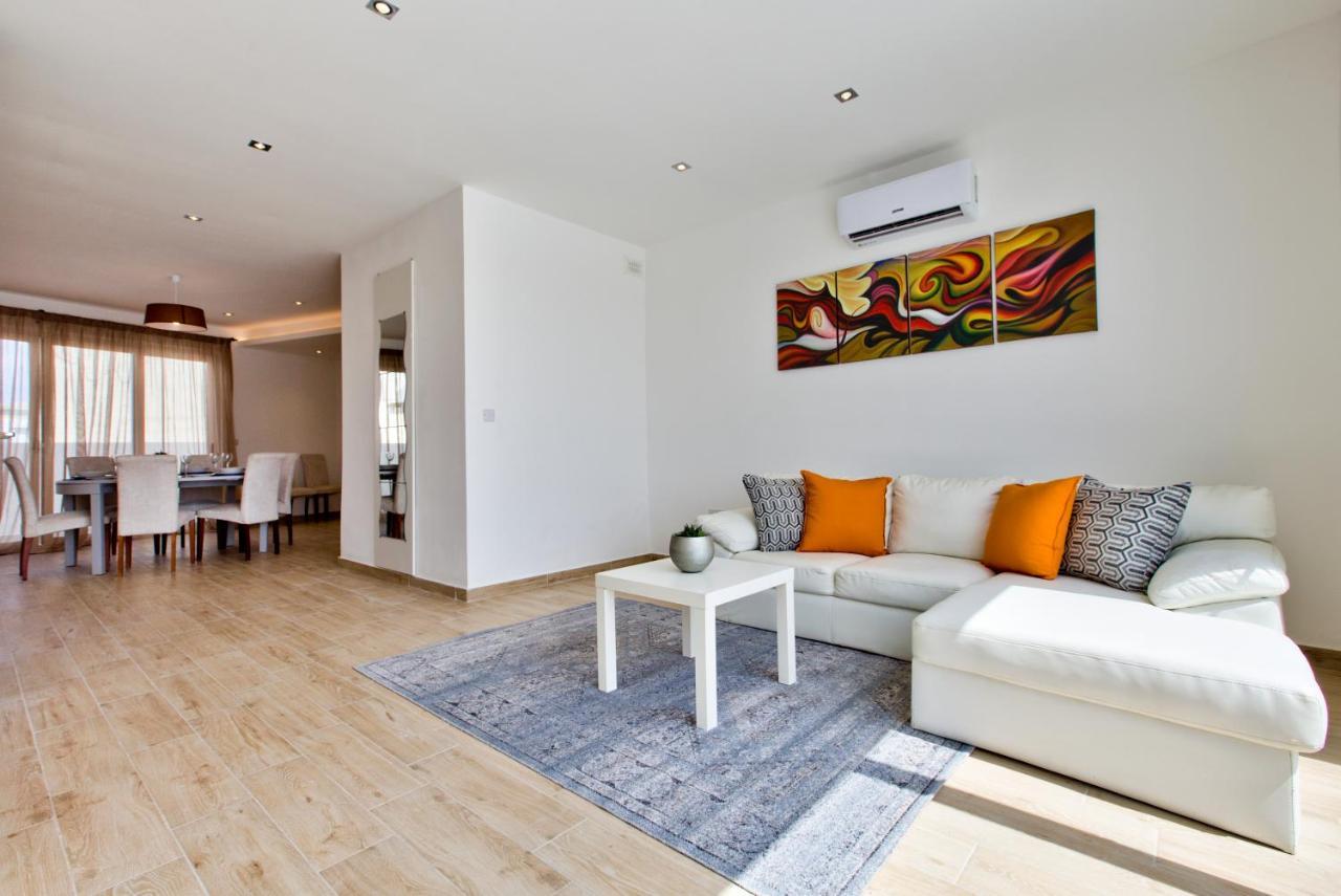 Sliema Duplex Penthouse With Sea Views & Private Terrace By Shortletsmalta Apartment Exterior photo