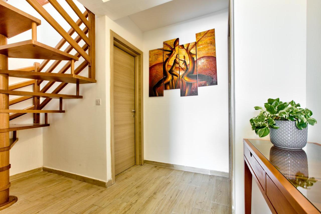 Sliema Duplex Penthouse With Sea Views & Private Terrace By Shortletsmalta Apartment Exterior photo