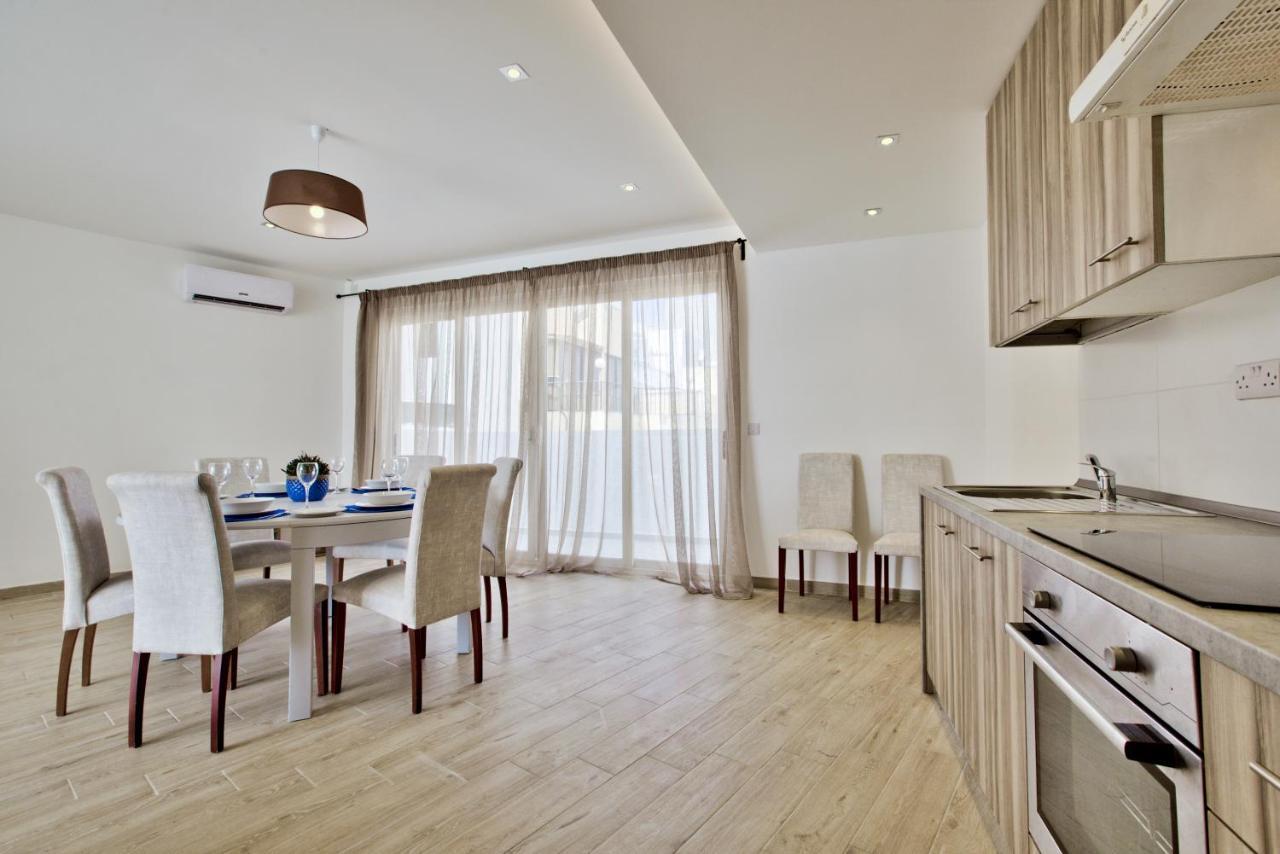 Sliema Duplex Penthouse With Sea Views & Private Terrace By Shortletsmalta Apartment Exterior photo