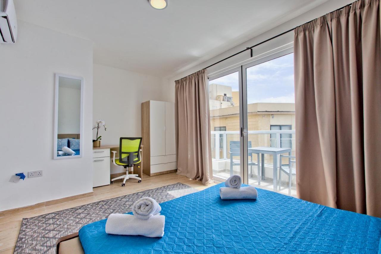 Sliema Duplex Penthouse With Sea Views & Private Terrace By Shortletsmalta Apartment Exterior photo
