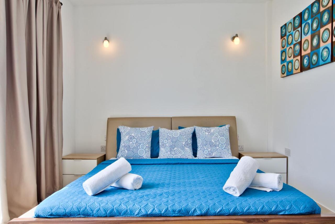 Sliema Duplex Penthouse With Sea Views & Private Terrace By Shortletsmalta Apartment Exterior photo