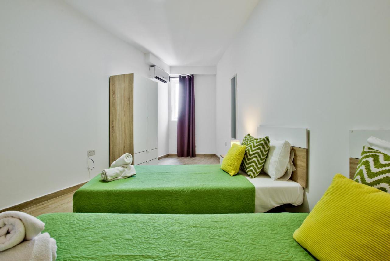 Sliema Duplex Penthouse With Sea Views & Private Terrace By Shortletsmalta Apartment Exterior photo